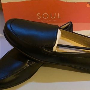 Black leather Soul Naturalizer shoes